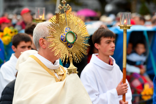 DSC_4545-procession-mercredi