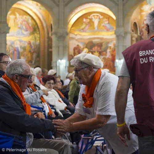 Pèlerinage du Rosaire : Bénévoles et pèlerins à Lourdes