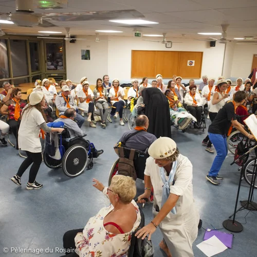 Pèlerinage du Rosaire : groupe de personnes handicapées