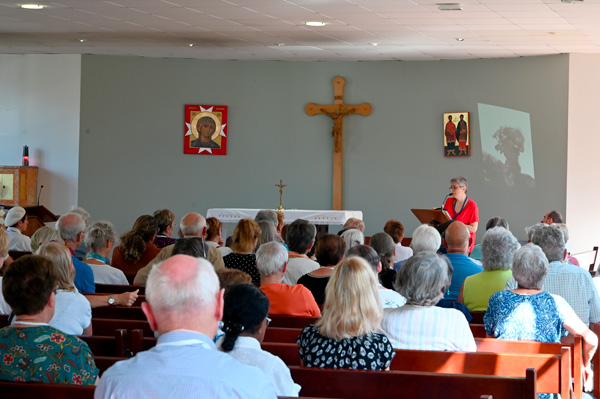 Elles ont lieu les mercredi, jeudi et vendredi à 18h dans différentes salles du Sanctuaire.