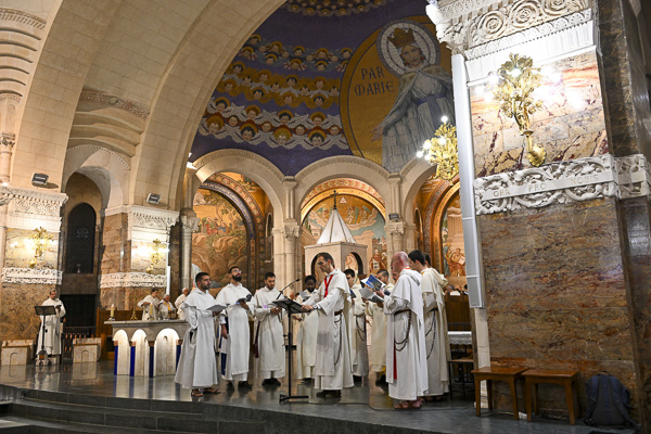 Laudes du jeudi à la Basilique du Rosaire dès 8h