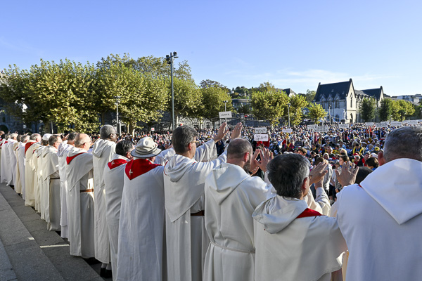 Messe d'onction pour les malades du Pèlerinage du Rosaire sur le thème 
